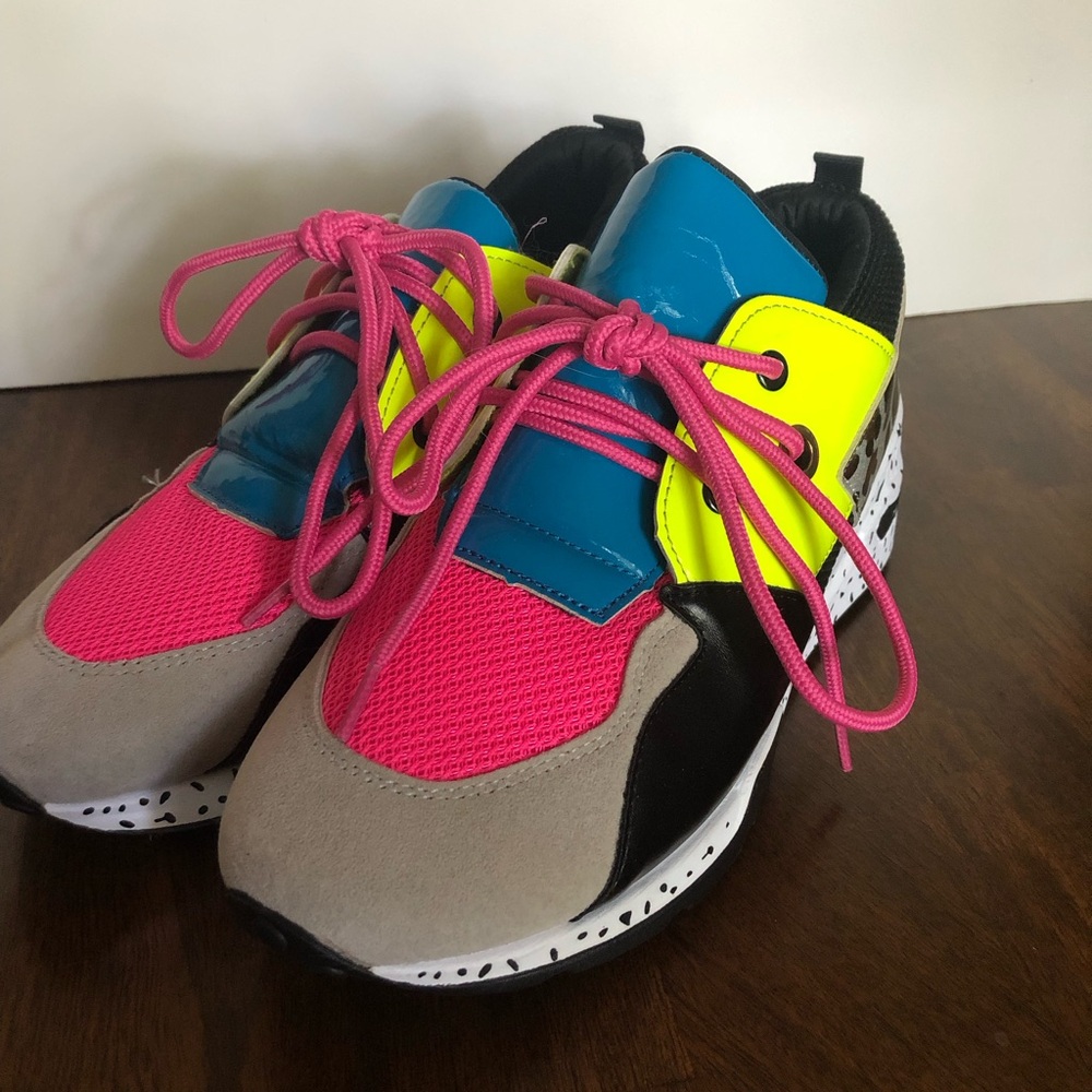 La Sheelah Gym Shoes Size 10